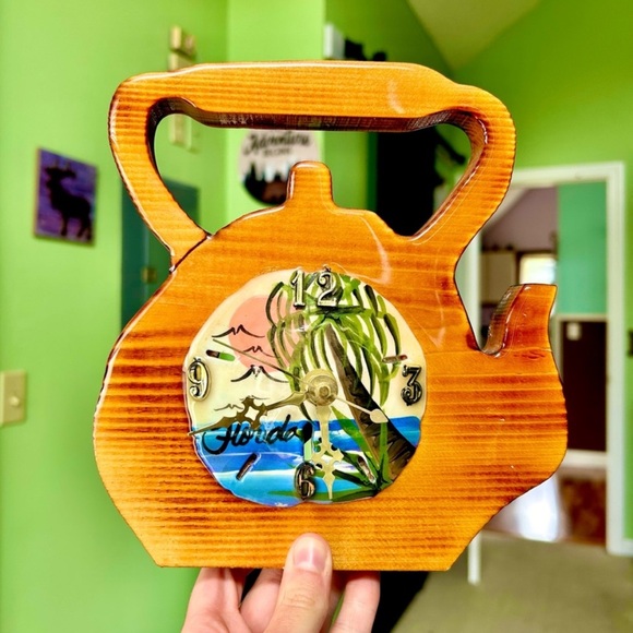 Other - VTG American Florida State Teapot Kettle Shaped Painted Glazed Sand Dollar Clock
